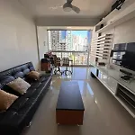 Quartos Em Apto Bem Equipado Com Ar No Centro De Bc