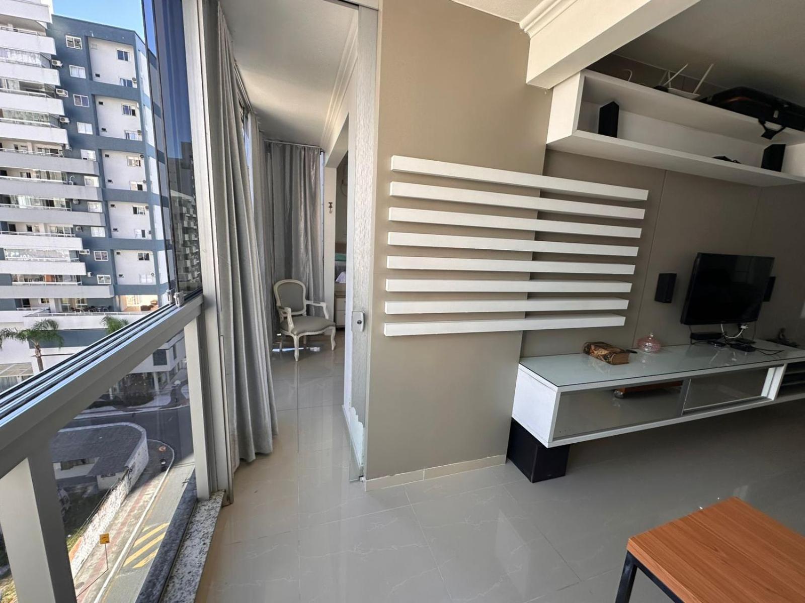 Quartos Em Apto Bem Equipado Com Ar No Centro De Bc * Balneario Camboriu