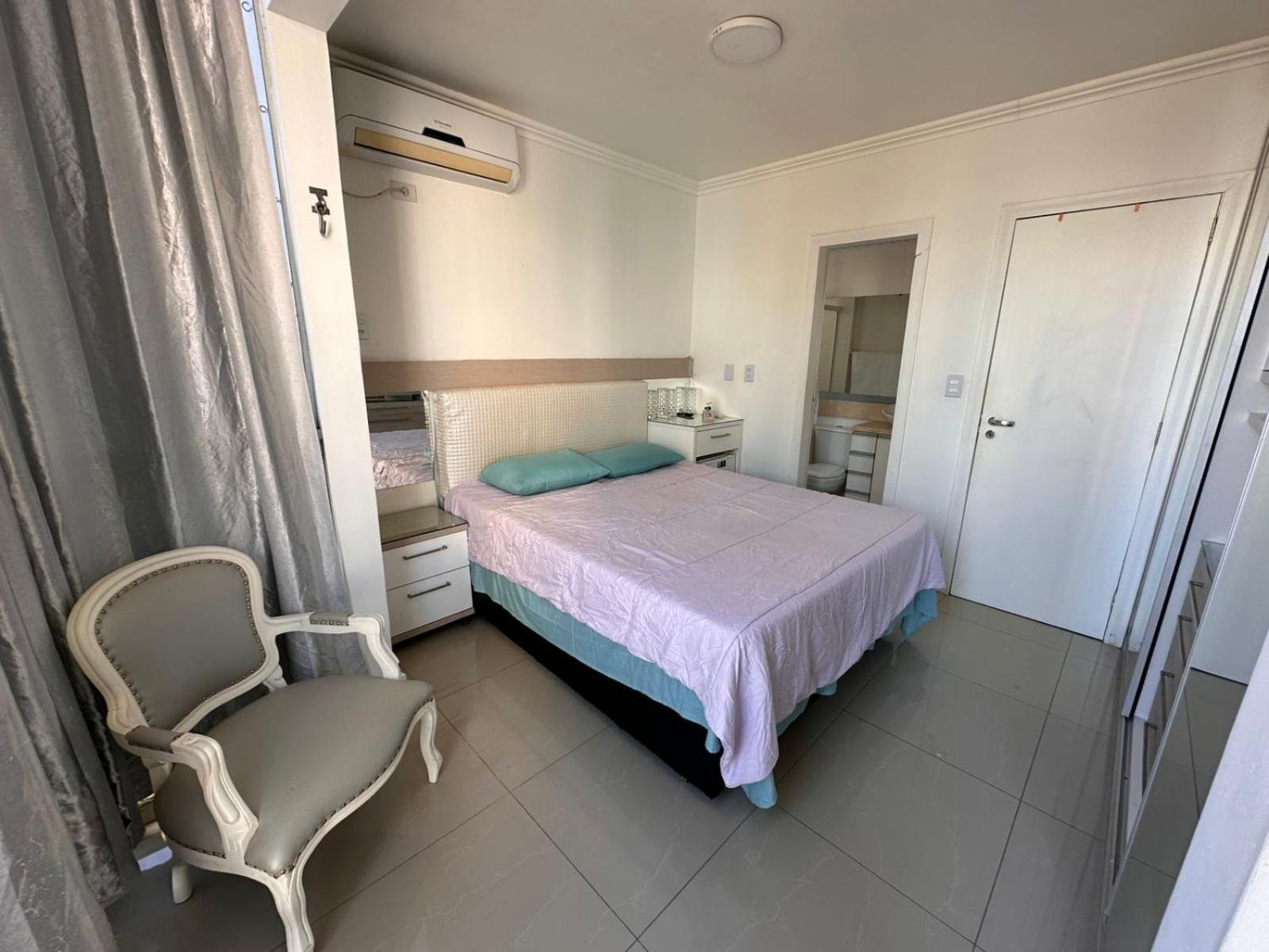 Hospedagem domiciliar Quartos Em Apto Bem Equipado Com Ar No Centro De Bc Balneario Camboriu