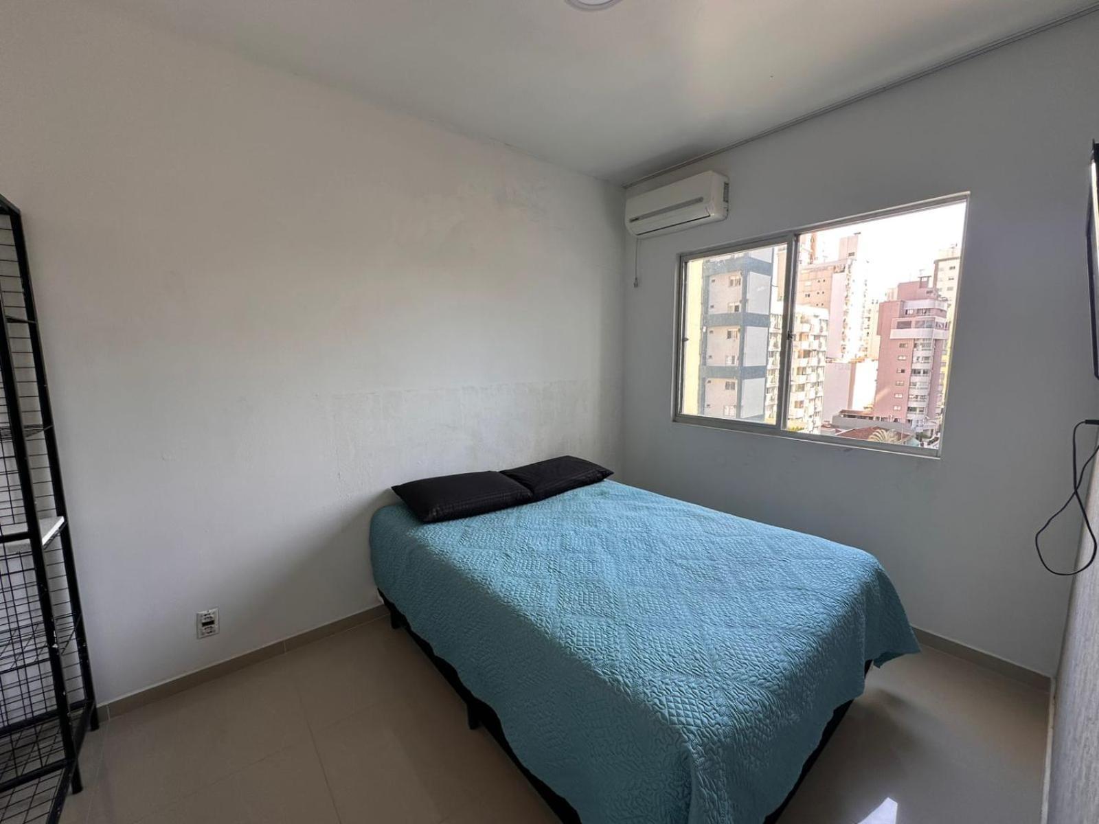 Quartos Em Apto Bem Equipado Com Ar No Centro De Bc * Balneario Camboriu